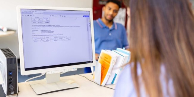 Bayerischer Landesstudierendenrat und Deutsches Studierendenwerk fordern BAföG-Reform